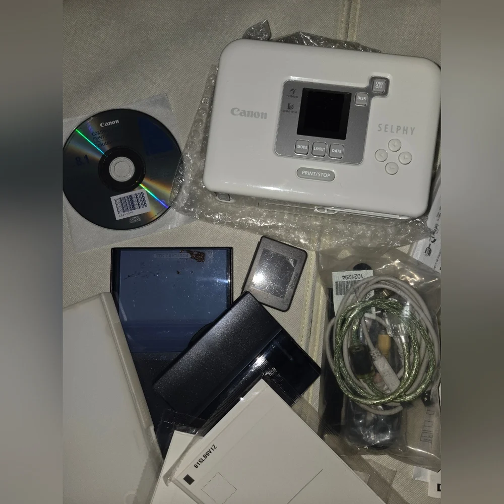 Canon Selphy CP720 Photo Printer in White and Gray